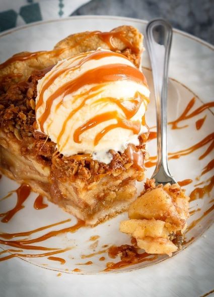 Apple Pie with Caramel